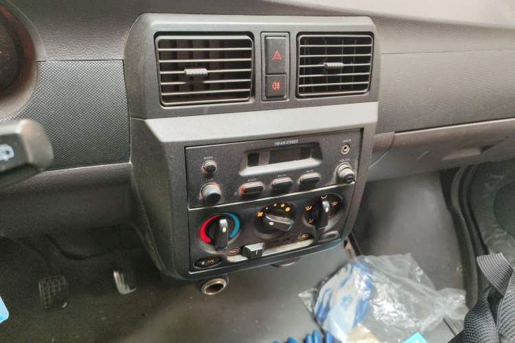 Used Wuling Rongguang 2011 1.2L Base Version
