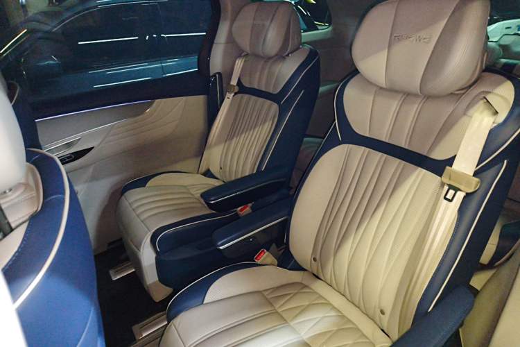 Used Roewe iMAX8 2021 400TGI Supreme Series Prestige Edition