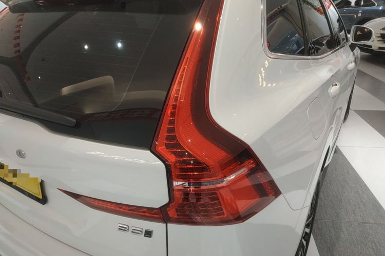 Used Volvo XC60 2024 B5 4x4 Smart Luxury Edition