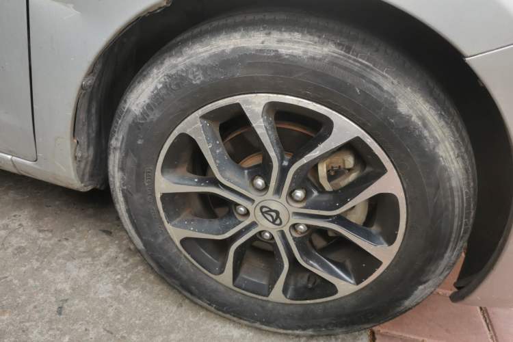 Used CHANGAN KAICHENG Oushang A600 2016 1.5L Manual Luxury 7-Seater Right Front Wheel Hub