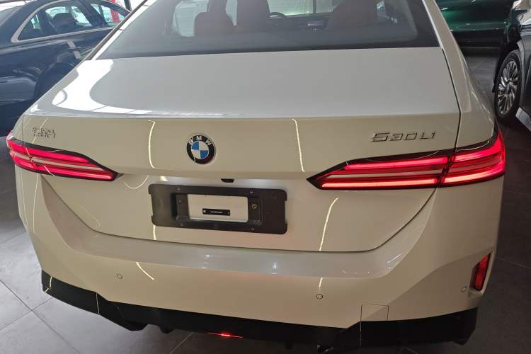 Used BMW 5 Series 2026 530Li Leading M Sport Package
