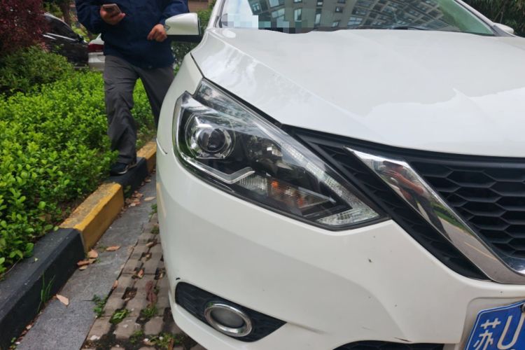 Used Nissan Sylphy 2019 1.6XV CVT Smart Connect Luxury Edition China V Standard Right Front Headlight