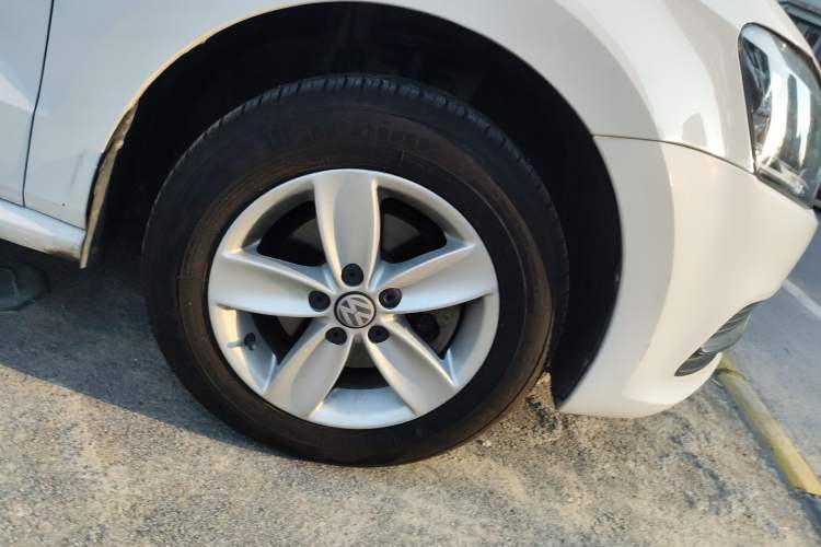 Used Volkswagen Polo 2014 1.4L Manual Fashion Edition
