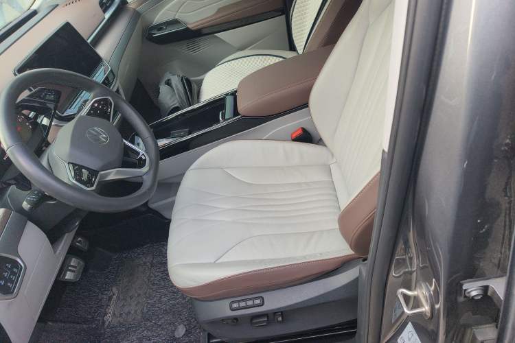 Used Volkswagen ID.6 X 2021 Prime Smart Four-Wheel Drive Edition Left Front Seat