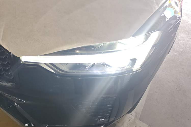 Used Volvo XC60 2025 B5 Four-Wheel Drive Smart & Advanced Midnight Black Edition Left Front Headlight