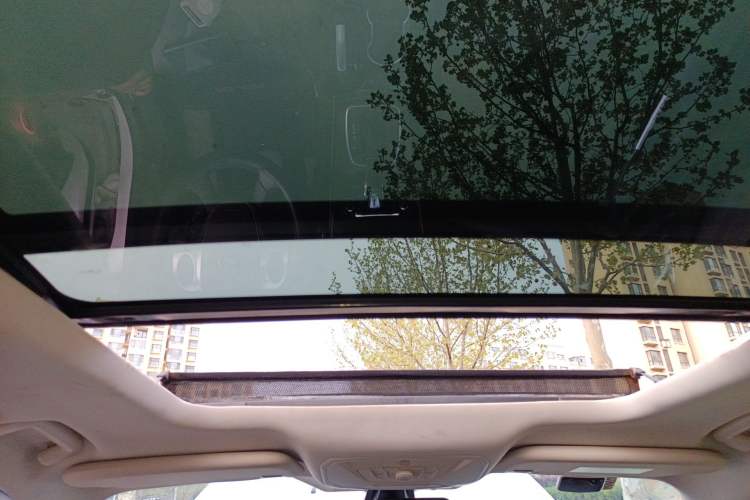 Used Ford Kuga 2015 2.0L GTDi Four-Wheel-Drive Sport Model Headliner