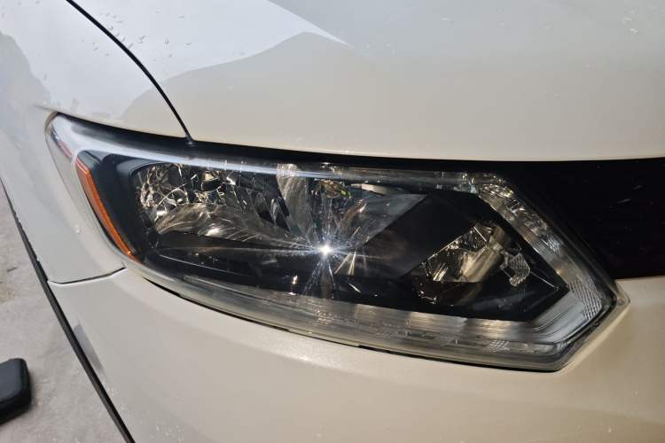 Used Nissan X-Trail 2015 2.0L CVT Comfort MAX Edition 2WD Right Front Headlight