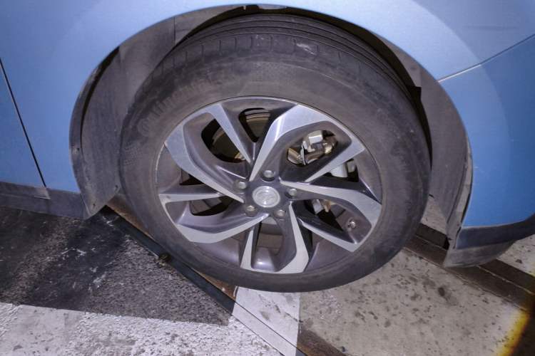 Used Buick Velite 6 2019 Connected & Smart Edition Right Front Wheel Hub
