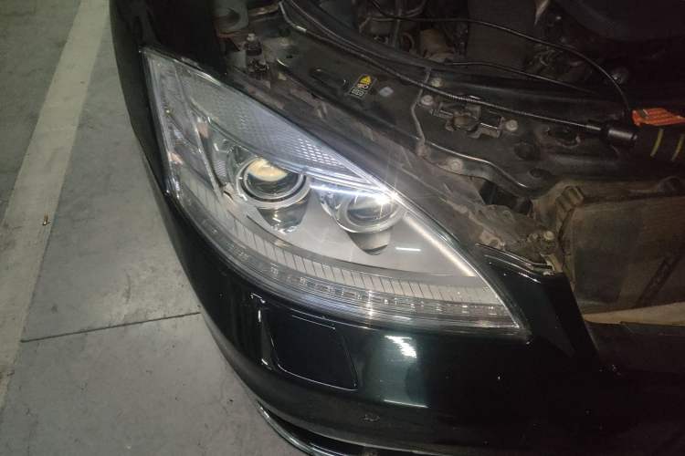 Used Mercedes-Benz S-Class 2010 S 300 L Prestige Edition Right Front Headlight