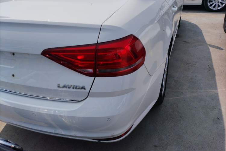 Used Volkswagen Lavida 2015 1.6L Automatic Comfort Edition