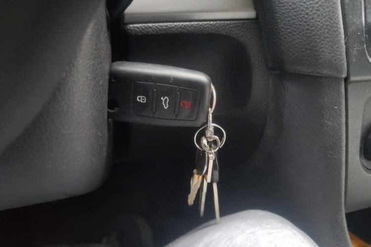 Used Volkswagen Golf 2011 1.6 Manual Fashion Edition
