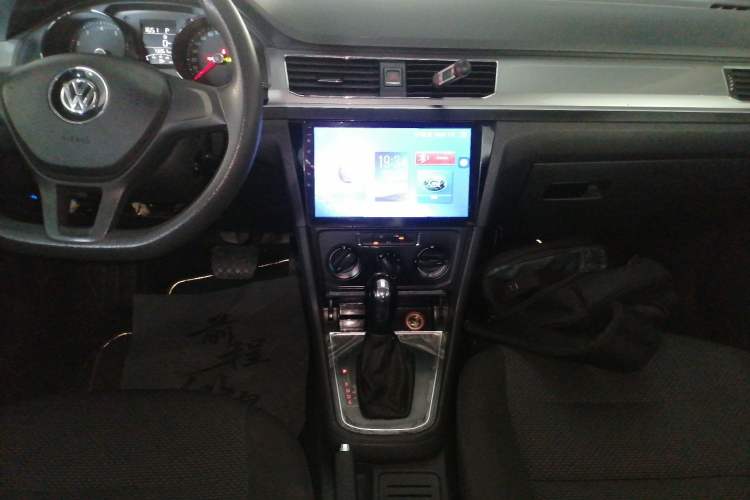 Used Volkswagen Bora 2016 1.6L Automatic Fashion Model Audio And AC Panel