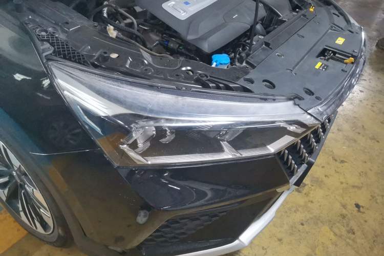 Used Bestune T77 2021 PRO 280 TID Automatic Prestige Model Right Front Headlight