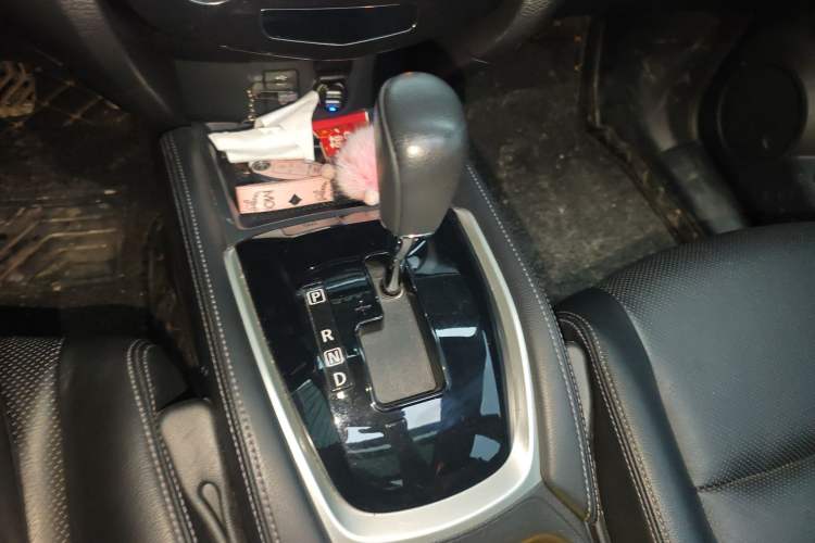 Used Nissan X-Trail 2015 2.0L CVT Comfort MAX Edition 2WD Gear Lever