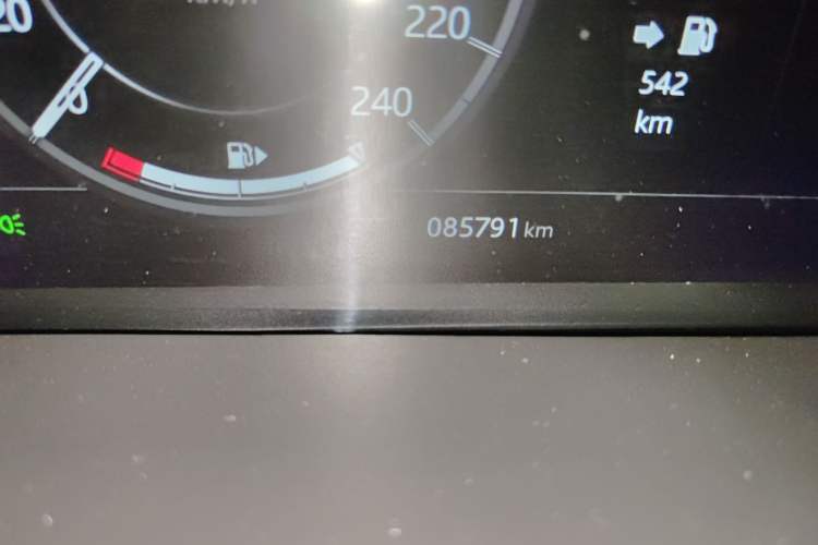 Used Land Rover Discovery 2020 2.0T 30th Anniversary Special Edition Odometer Close Up