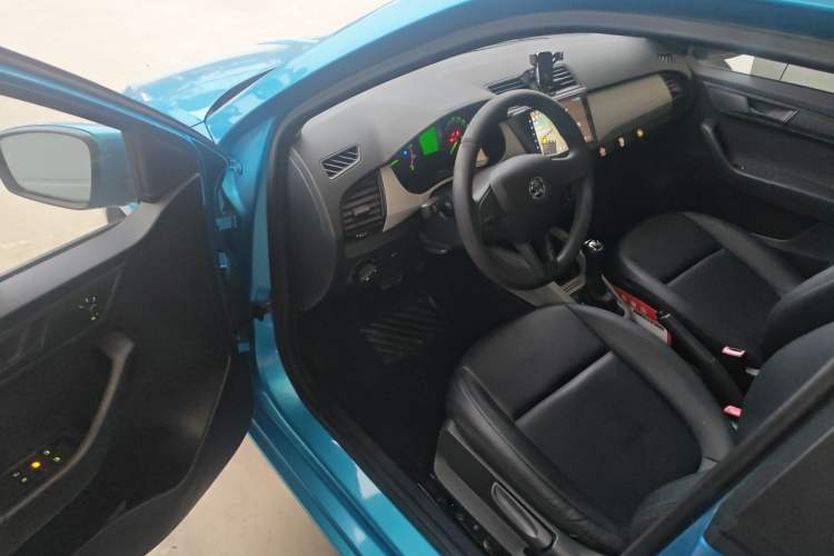 Used Skoda Fabia 2015 1.4L Automatic Front-Drive Model Driver Seat