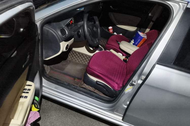 Used Volkswagen Lavida 2011 1.6L Automatic PinYou Edition Driver Seat