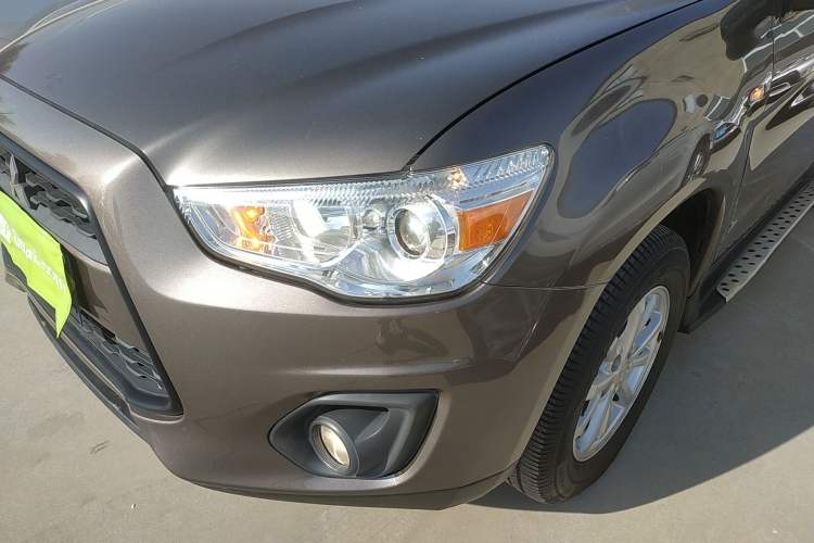 Used Mitsubishi ASX 2013 2.0L CVT Two-Wheel Drive Elite Edition
