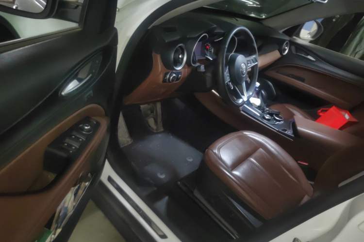 Used Alfa Romeo Stelvio 2017 2.0T 200HP Luxury Edition
