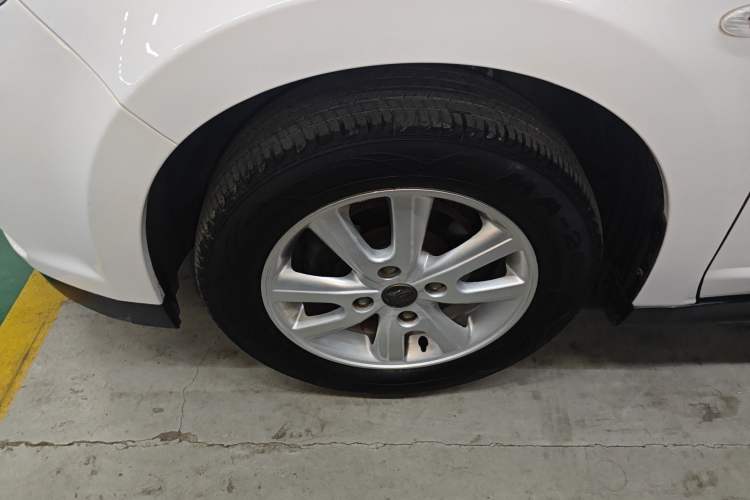 Used Venucia R50 2015 1.6L Manual Fashion Edition
