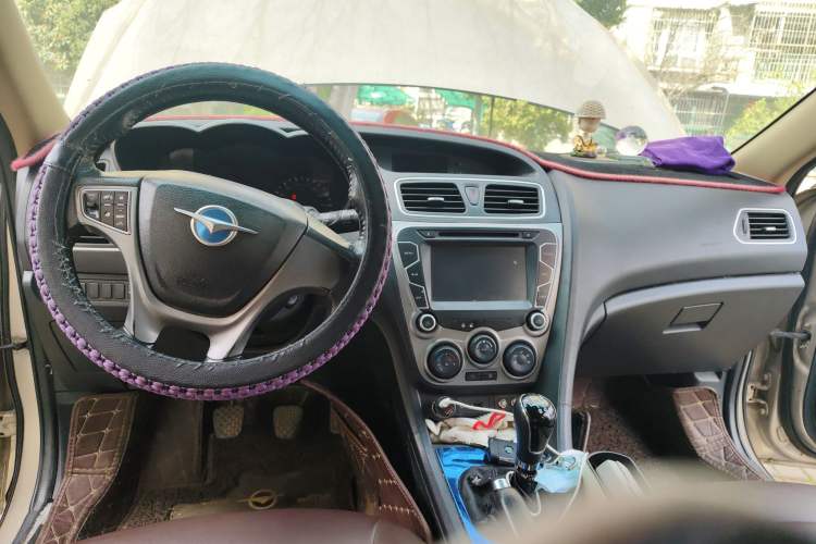 Used Haima Fumei 2014 Sedan 1.6L Manual Champion Edition Center Console