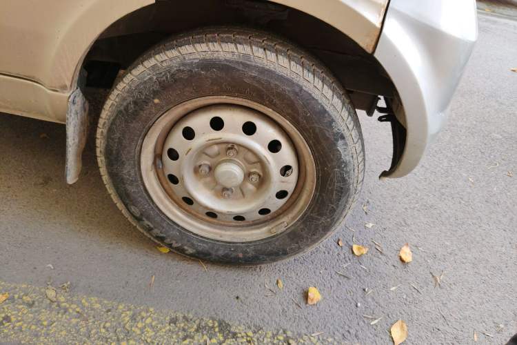 Used Wuling Rongguang 2011 1.2L Base Version
