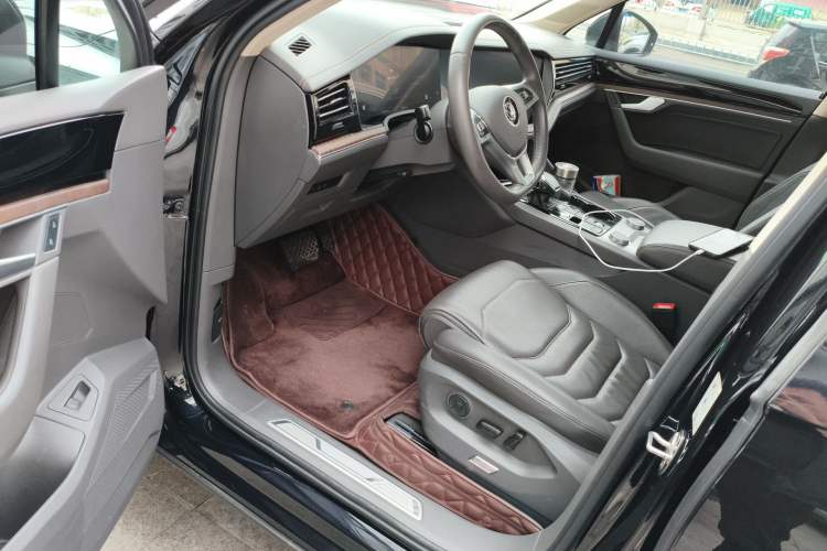 Used Volkswagen Touareg 2019 2.0TSI Ruiyi Edition China VI Standard Driver Seat