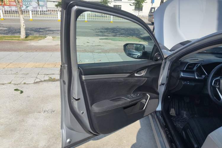 Used Honda Civic 2016 220TURBO Manual Luxury Edition