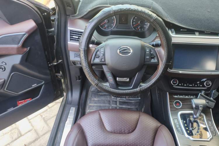 Used Land X7 2015 2.0T Panoramic Prestige Edition
