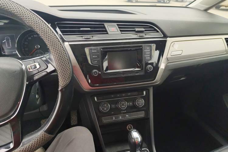 Used Volkswagen Touran 2016 Volkswagen Touran L 280TSI DSG Comfort Edition