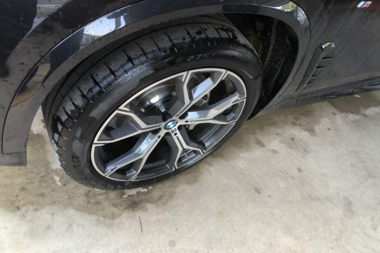 Used BMW X5 2025 Model, xDrive 30Li Prestige M Sport Night Package
