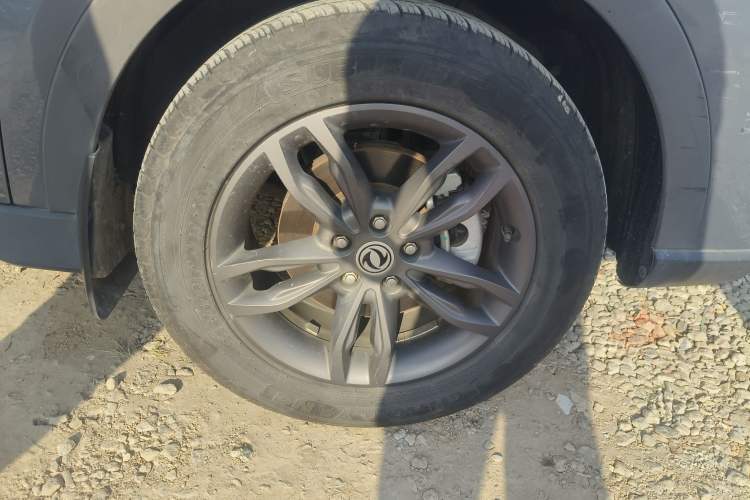 Used Dongfeng Fengon 580 2021 Revised ☆ Star Edition 1.5T Automatic Luxury Version Right Front Wheel Hub