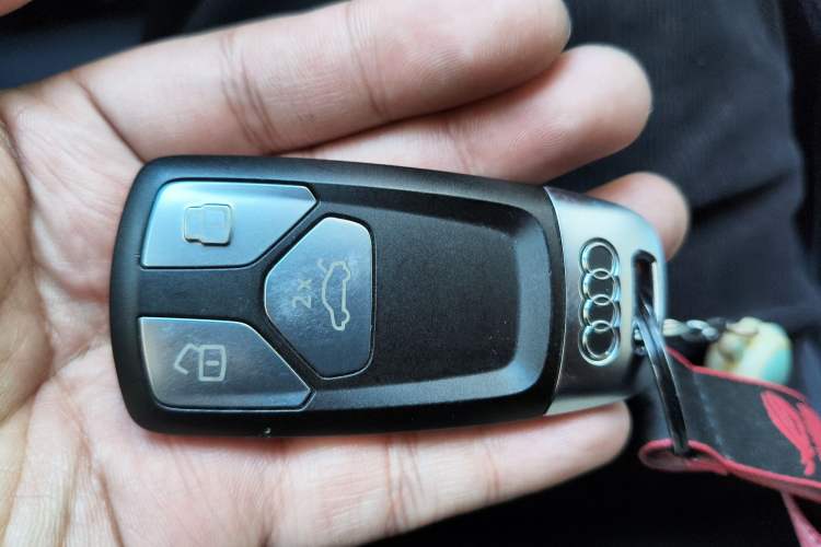 Used Audi A4L 2022 40 TFSI Luxury Dynamic Model
