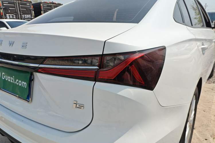 Used Roewe i5 2023 1.5L Manual Comfort Edition
