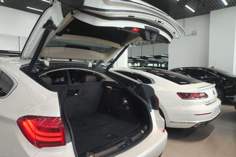 Used BMW 5 Series GT 2015 528i Luxury Edition