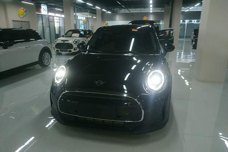 Used MINI MINI 2023 1.5T COOPER Artist Five-Door Edition