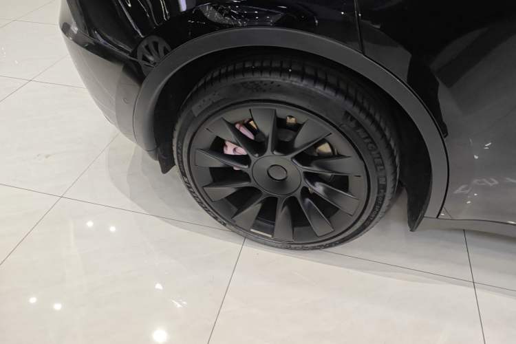 Used Tesla Model Y 2022 Revised Version Long-Range All-Wheel Drive Exterior 5