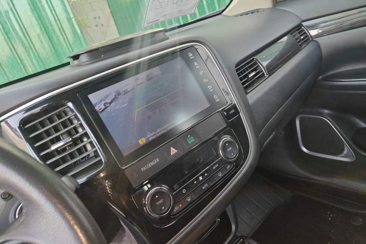 Used Mitsubishi Outlander 2018 2.0L Two-Wheel Drive Glory Edition 5 Seats
