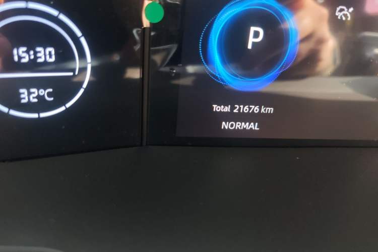 Used CHANGAN UNI-V 2022 1.5T Sport Edition Odometer Close Up