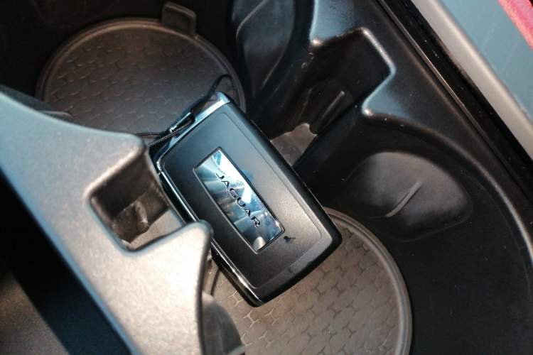 Used Jaguar F-PACE 2024 P250 R-Dynamic SE
