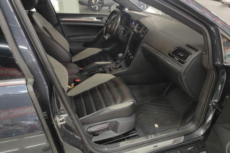 Used Volkswagen Golf 2020 280TSI DSG R-Line Version