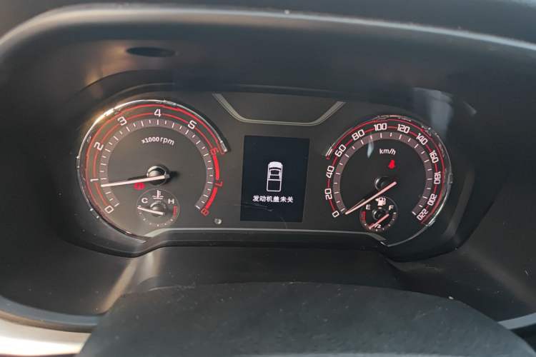 Used SAIC MAXUS T60 2017 2.0T Gasoline Automatic Two-Wheel Drive High-Ride Comfort-Grade Standard Cabin