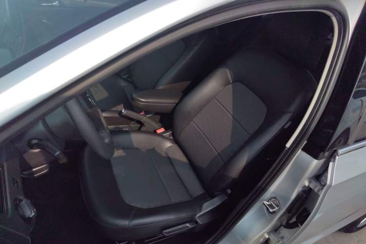 Used Volkswagen Santana 2015 1.6L Manual Comfort Edition Left Front Seat