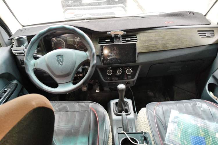 Used Jinbei Hiace X30 2013 1.3L Comfort Model Center Console