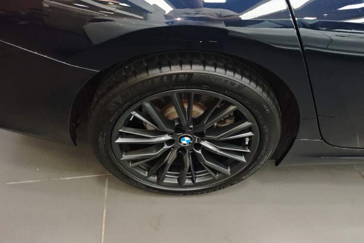 Used BMW 3 Series 2023 325i M Sport Night Edition Package Right Rear Wheel Hub
