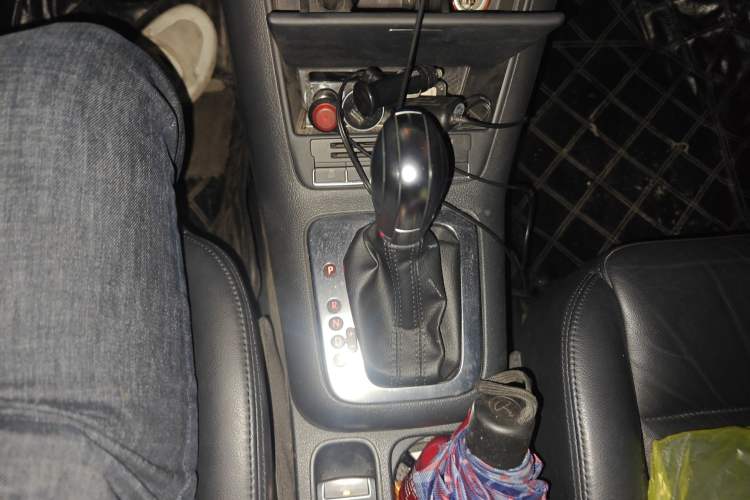 Used Volkswagen Tiguan 2012 1.8TSI Automatic Two-Wheel Drive Elite Edition Gear Lever