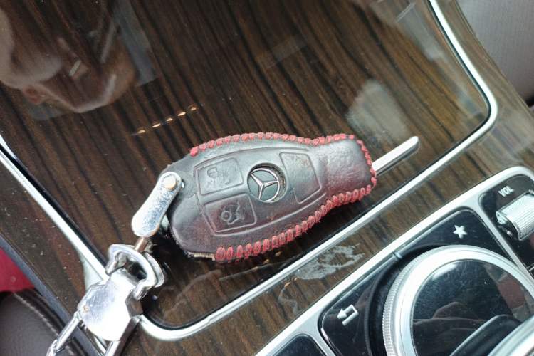 Used Mercedes-Benz GLC 2017 GLC 260 4MATIC Luxury Model Vehicle Key