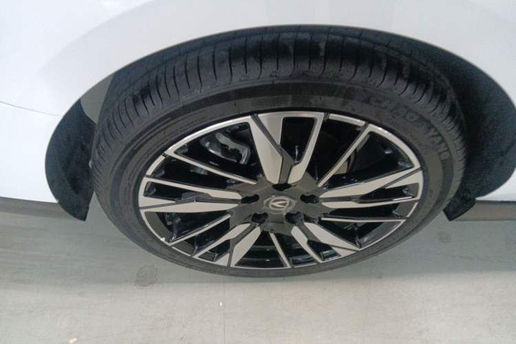 Used CHANGAN Eado 2025 Blue Whale 1.5T 500Bar Flagship Model
