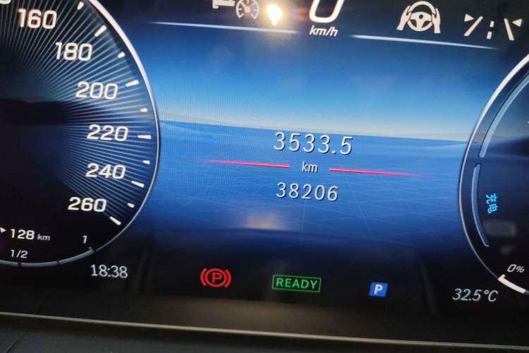 Used Mercedes-Benz GLE New Energy 2024 GLE 400 e 4MATIC Odometer Close Up