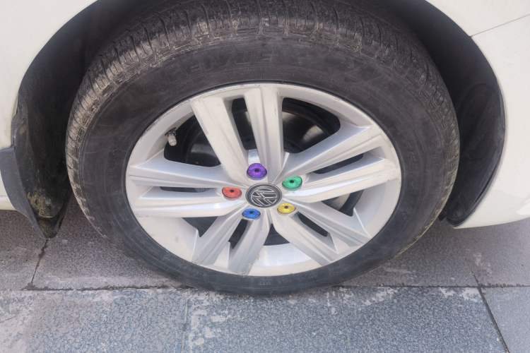 Used Volkswagen Santana 2017 Haval H9 1.6L Manual Fashion Edition Right Front Wheel Hub